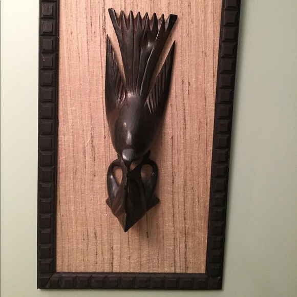 NWT framed stunning hand carved rosewood bird raw 100% silk matting wood frame